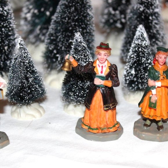 LARGE LOT LEMAX CHRISTMAS VILLAGE ACCESS. TREES FIGURINES TREE HOUSE GAZEBO - Picture 8 of 13